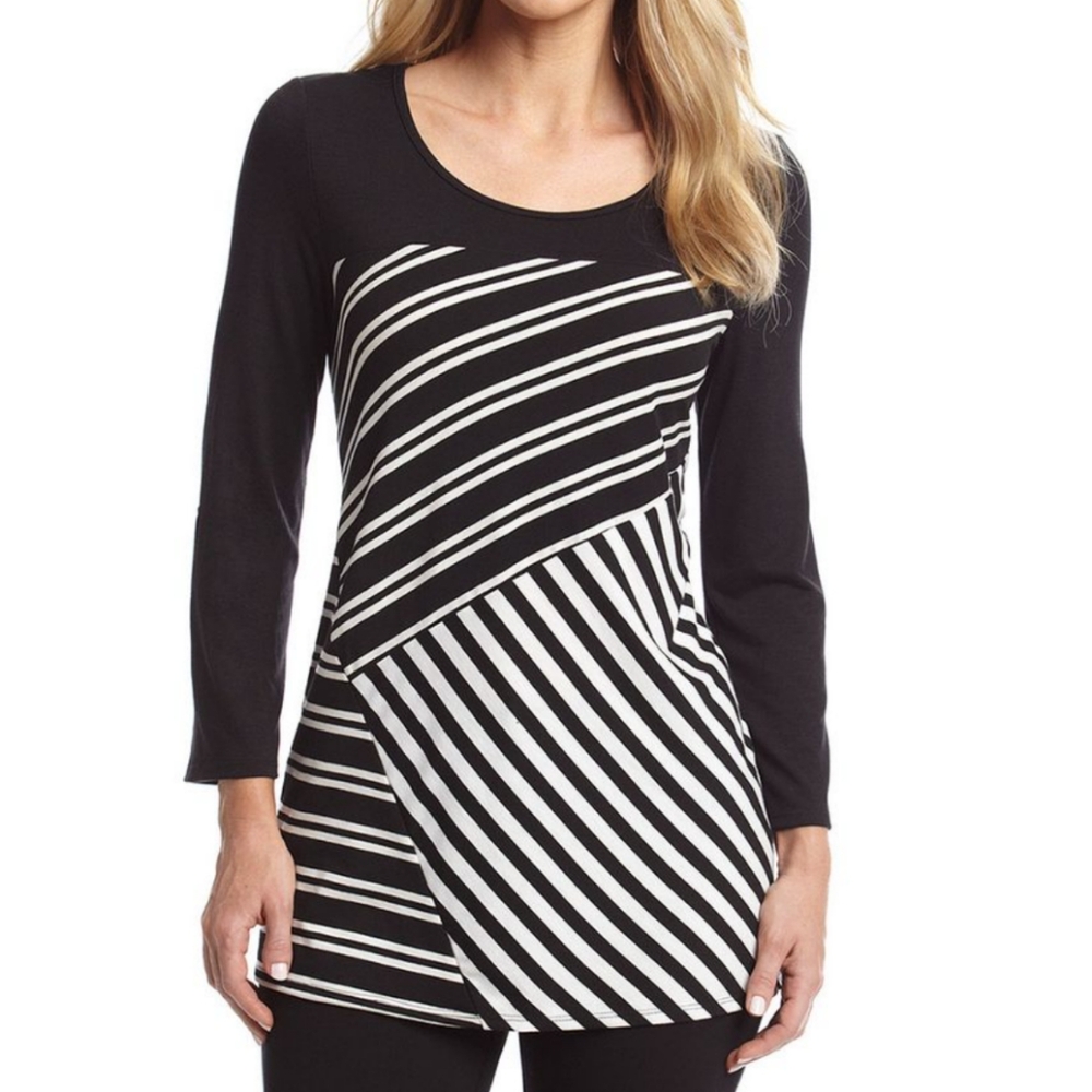New Directions Multidirectional Stripe Top Size Small Petite Black and White
